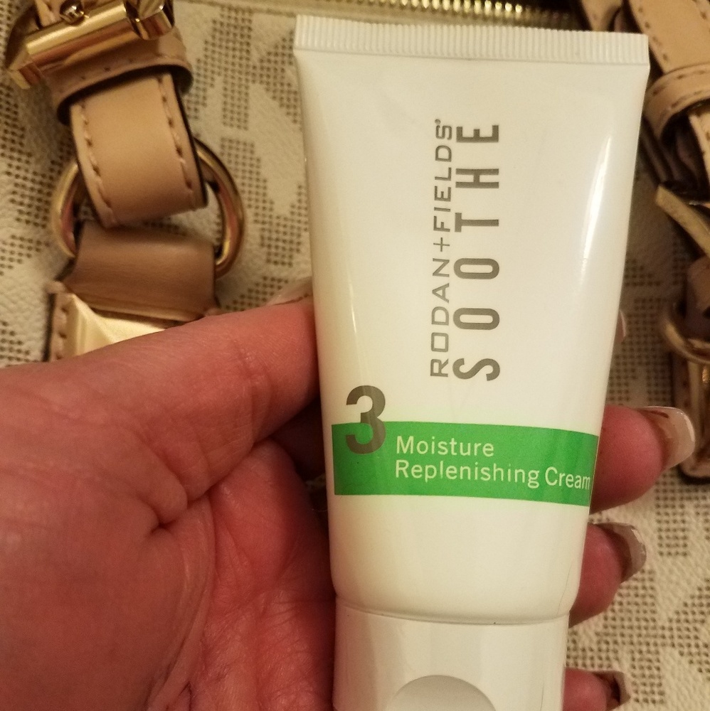 Rodan + Fields Soothe Moisture Replenishing Cream